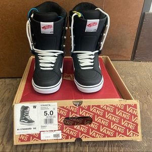 VANS Brand new unisex snowboarding boots size 5